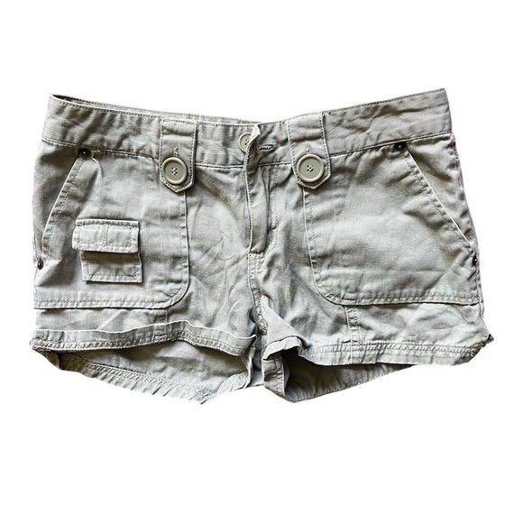 geez louise >.< | gorgeous Y2K green shorts - Picture 1 of 2